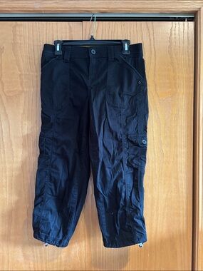 Style & Co. women’s black cargo capri pant, 4